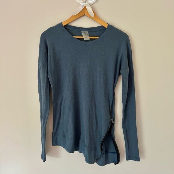 DYI Define Your Inspiration Asymmetrical Sweatshirt Pullover Slate Blue - Picture 1 of 4